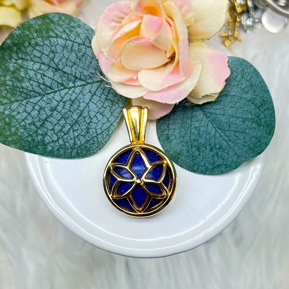 Vintage Blue Round Pendant (unisex)